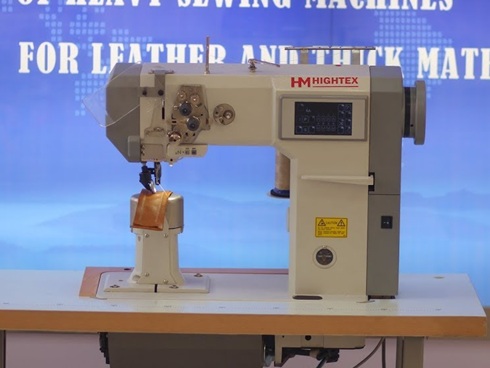 Heavy duty post bed upholstery sewing machine